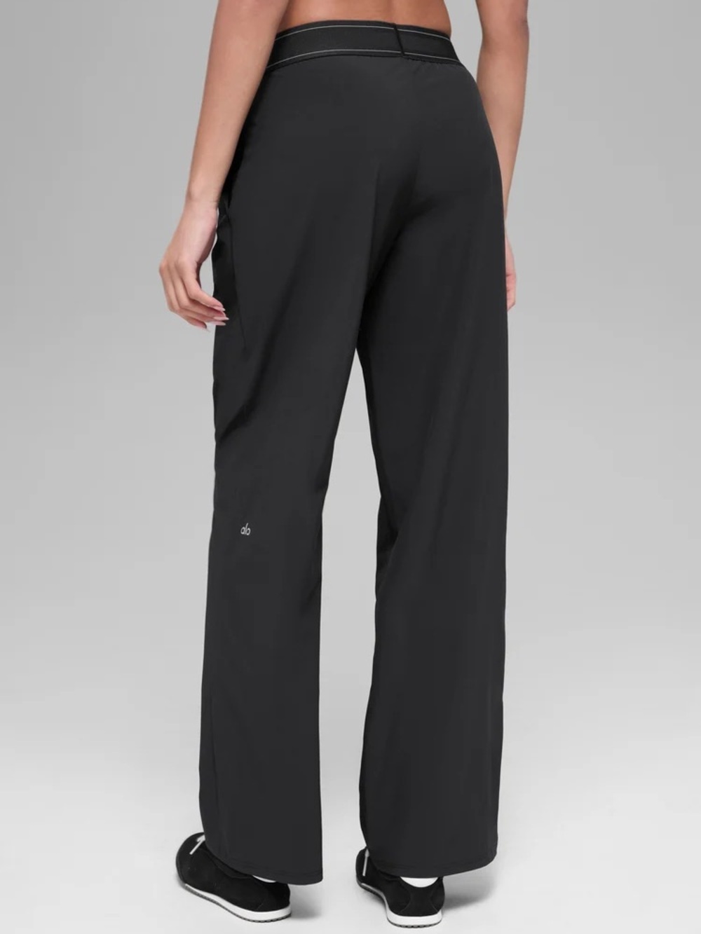 ALO Suit Up Trouser in Long Length - Picture 3 of 5